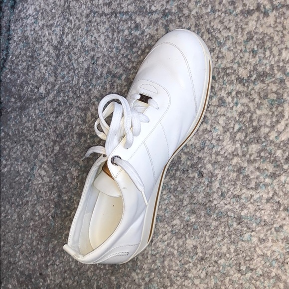 Louis Vuitton sneakers - Picture 2 of 3